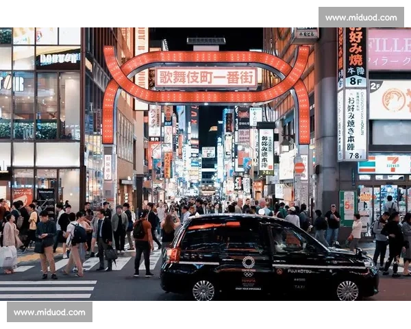 《在东京的黄昏下,我们与命运相遇的瞬间》